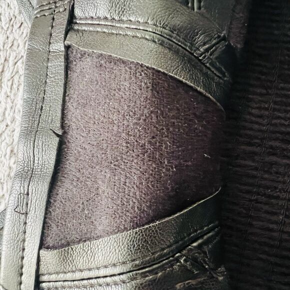 Forever 21 Faux Leather Crop Top Bustier Size Medium Coquette Sexy Cutouts - Picture 4 of 6